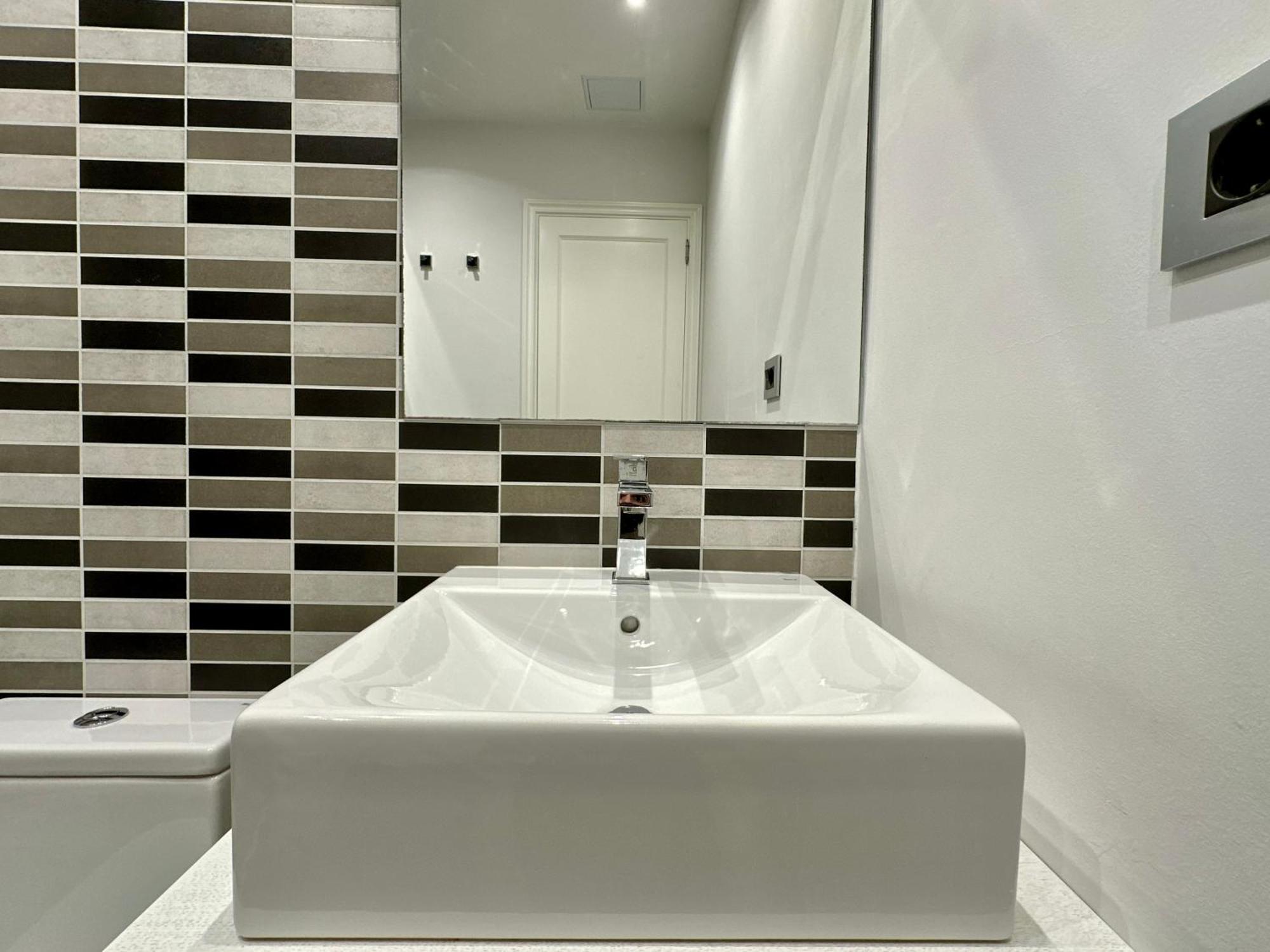 Hostiguest Coliving Leon Y Castillo Las Palmas de Gran Canária Exterior foto